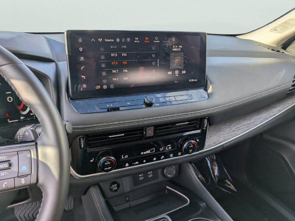 Used 2025 Nissan Rogue Platinum FWD image 22
