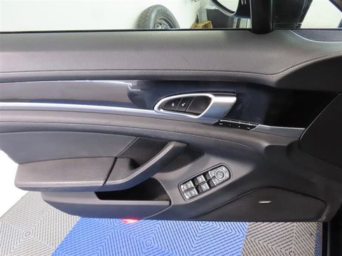 Used 2016 Porsche Panamera Edition image 15