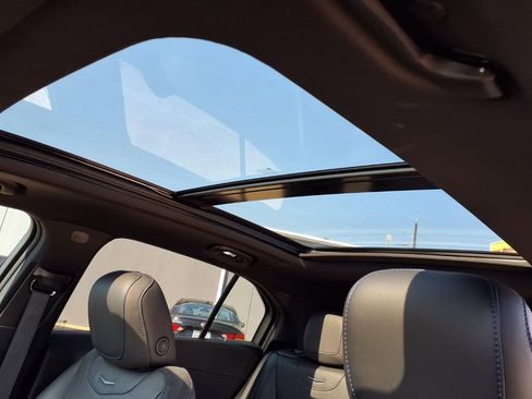 Used 2024 Cadillac XT4 Sport FWD image 10