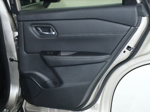 Certified 2024 Nissan Rogue SL image 32