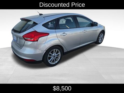 Used 2015 Ford Focus SE FWD image 3