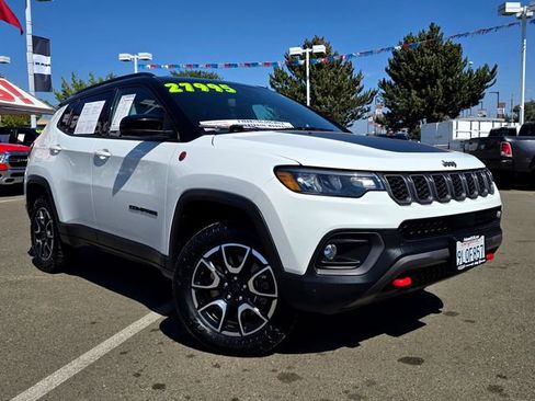 Certified 2024 Jeep Compass Trailhawk image 1
