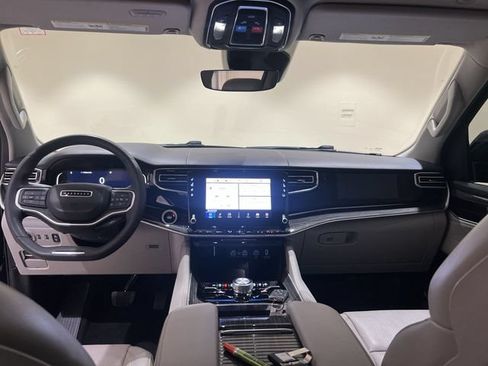 Used 2022 Jeep Wagoneer Series II w/ Convenience Group I AWD/4WD image 19