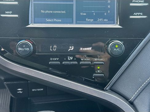 Used 2019 Toyota Camry SE FWD image 12
