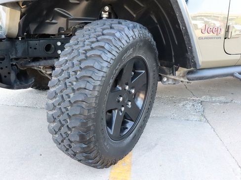 Used 2020 Jeep Gladiator Rubicon image 22