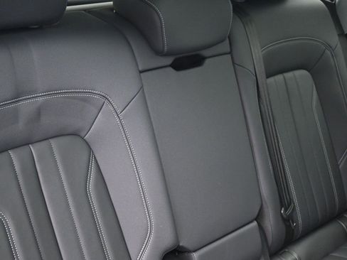 Used 2025 Audi Q5 2.0T Premium image 12