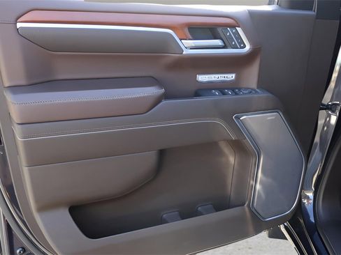 Used 2022 GMC Sierra 1500 Denali w/ Denali Reserve Package image 24