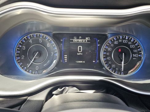 Used 2015 Chrysler 200 Limited w/ Convenience Group FWD image 28