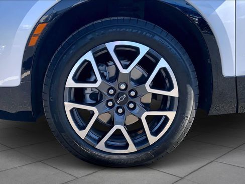 Certified 2025 Chevrolet Blazer RS w/ Enhanced Convenience Package image 11