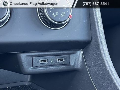 Used 2023 Volkswagen Jetta Sport image 40