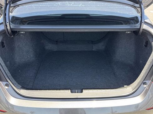 Used 2018 Honda Accord Sport image 13