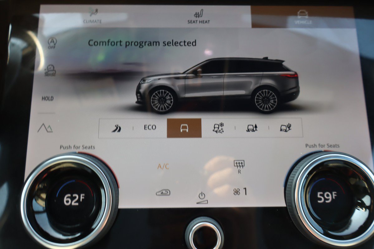 Used 2022 Land Rover Range Rover Velar S AWD/4WD image 16