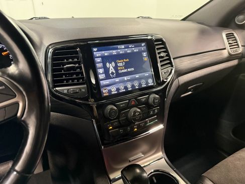 Used 2020 Jeep Grand Cherokee Altitude AWD/4WD image 77