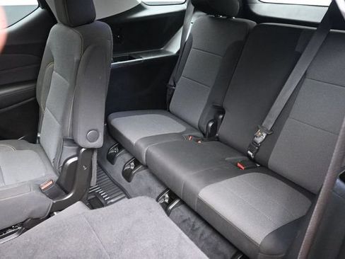Used 2021 Chevrolet Traverse LT FWD image 31