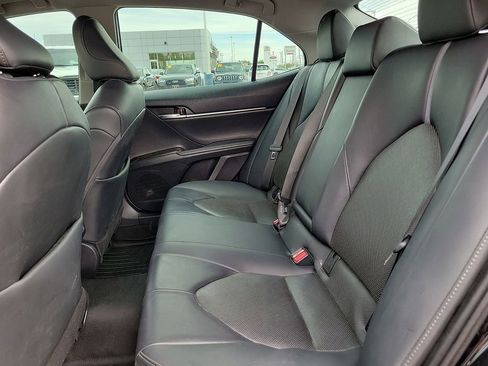 Used 2021 Toyota Camry XLE FWD image 16