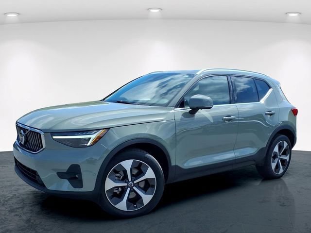 Used 2025 Volvo XC40 B5 Plus w/ Protection Package Premier AWD/4WD image 2