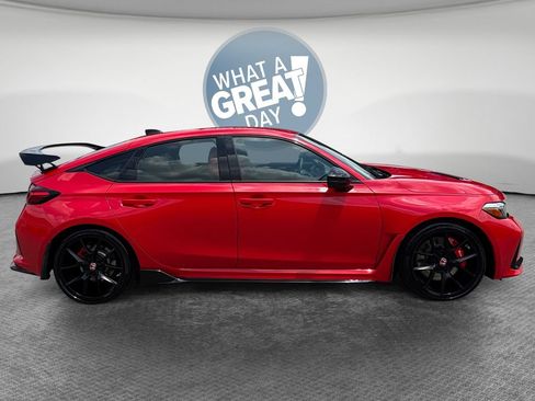 Used 2025 Honda Civic Type R image 2