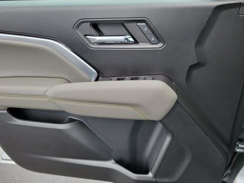 Used 2024 Chevrolet Colorado ZR2 w/ Safety Package AWD/4WD image 26