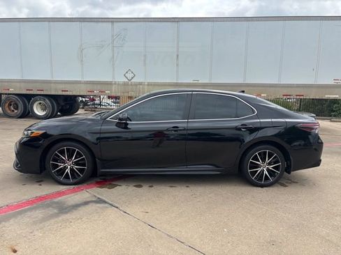 Used 2023 Toyota Camry SE w/ Convenience Package image 8
