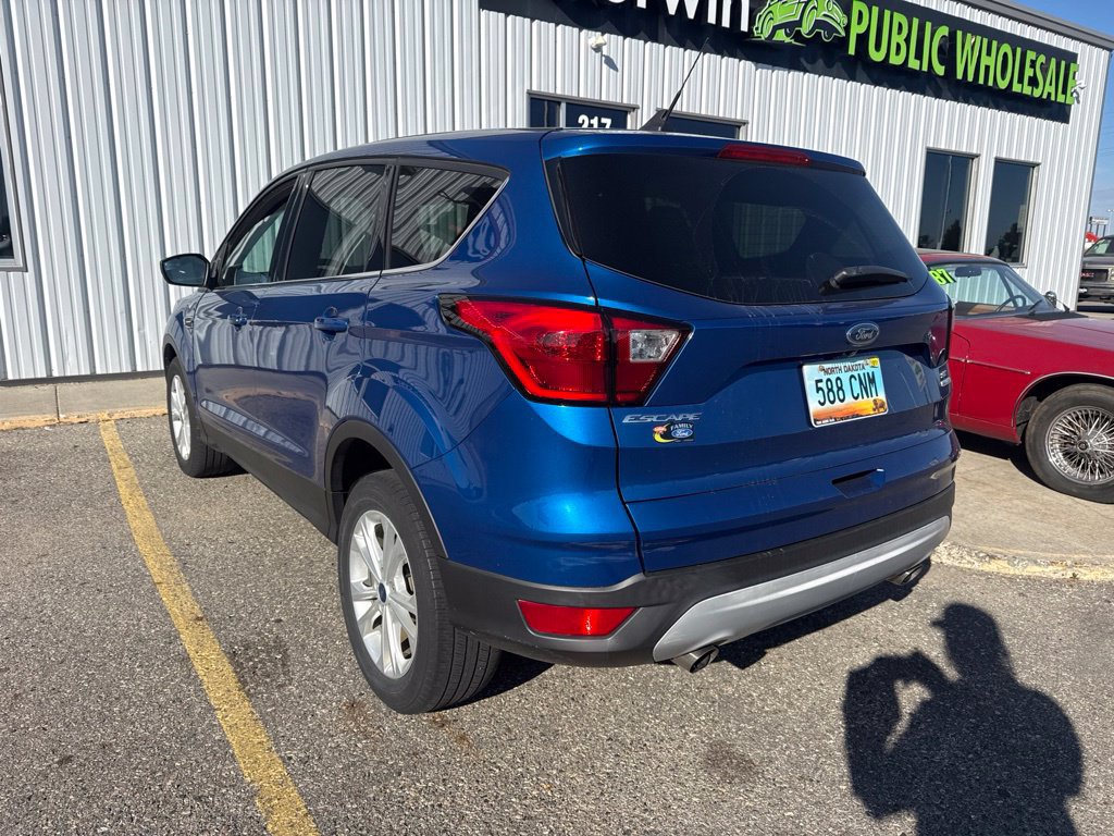 Used 2019 Ford Escape SE FWD image 3