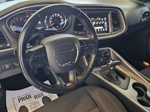 Used 2019 Dodge Challenger SXT RWD image 12