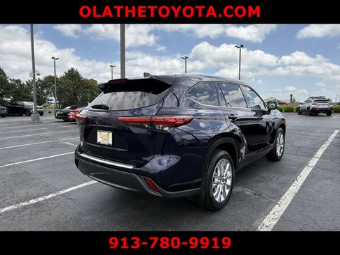 Used 2023 Toyota Highlander Limited w/ Protection Package #3 (TMS) AWD/4WD image 3