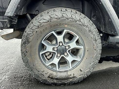 Used 2021 Jeep Wrangler Unlimited Rubicon image 2