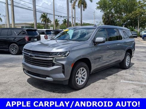 Used 2022 Chevrolet Suburban LT w/ Luxury Package AWD/4WD image 3