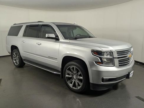 Used 2016 Chevrolet Suburban LTZ image 2
