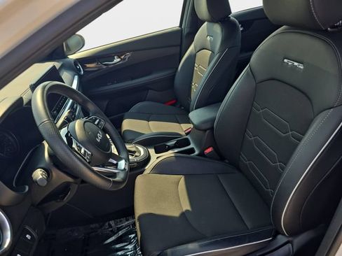 Used 2023 Kia Forte GT-Line w/ GT-Line Premium Package FWD image 17