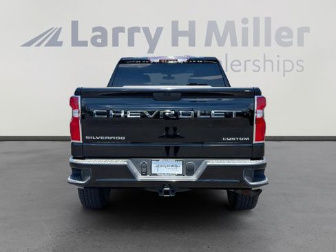 Used 2020 Chevrolet Silverado 1500 Custom w/ Custom Value Package RWD image 4