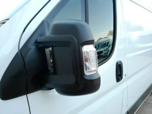 Used 2025 RAM ProMaster 2500 w/ Convenience Group FWD image 14
