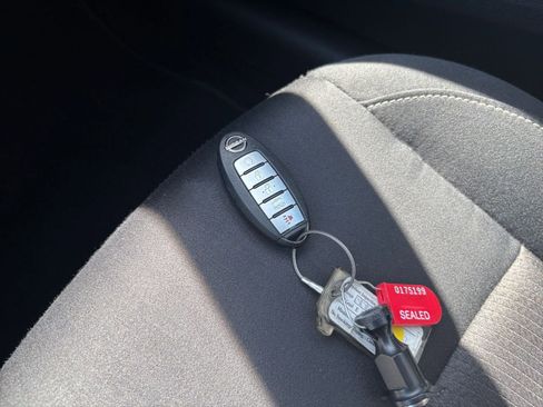 Used 2025 Nissan Altima 2.5 SV FWD image 21