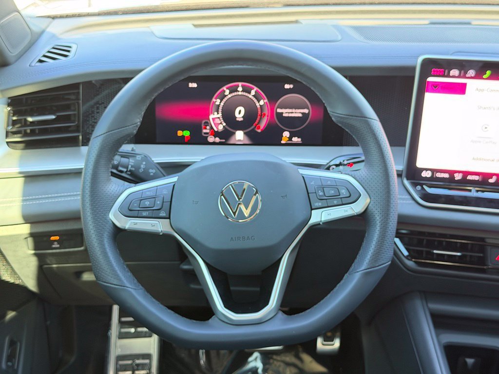 Used 2026 Volkswagen Tiguan SE R-Line FWD image 22