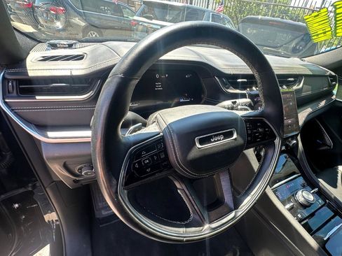 Used 2021 Jeep Grand Cherokee L Overland w/ Luxury Tech Group IV AWD/4WD image 9