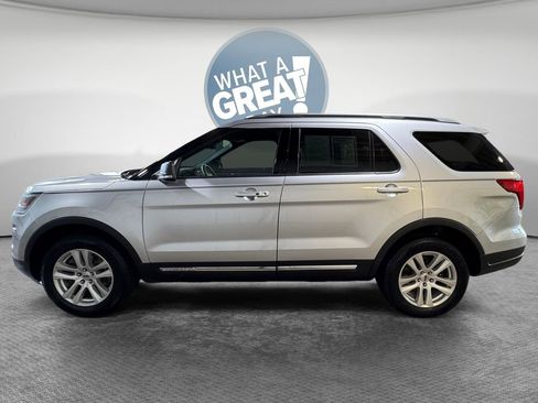 Used 2019 Ford Explorer XLT w/ Equipment Group 202A AWD/4WD image 7