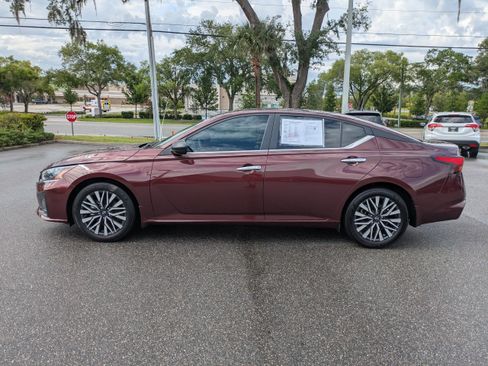 Certified 2024 Nissan Altima 2.5 SV FWD image 7