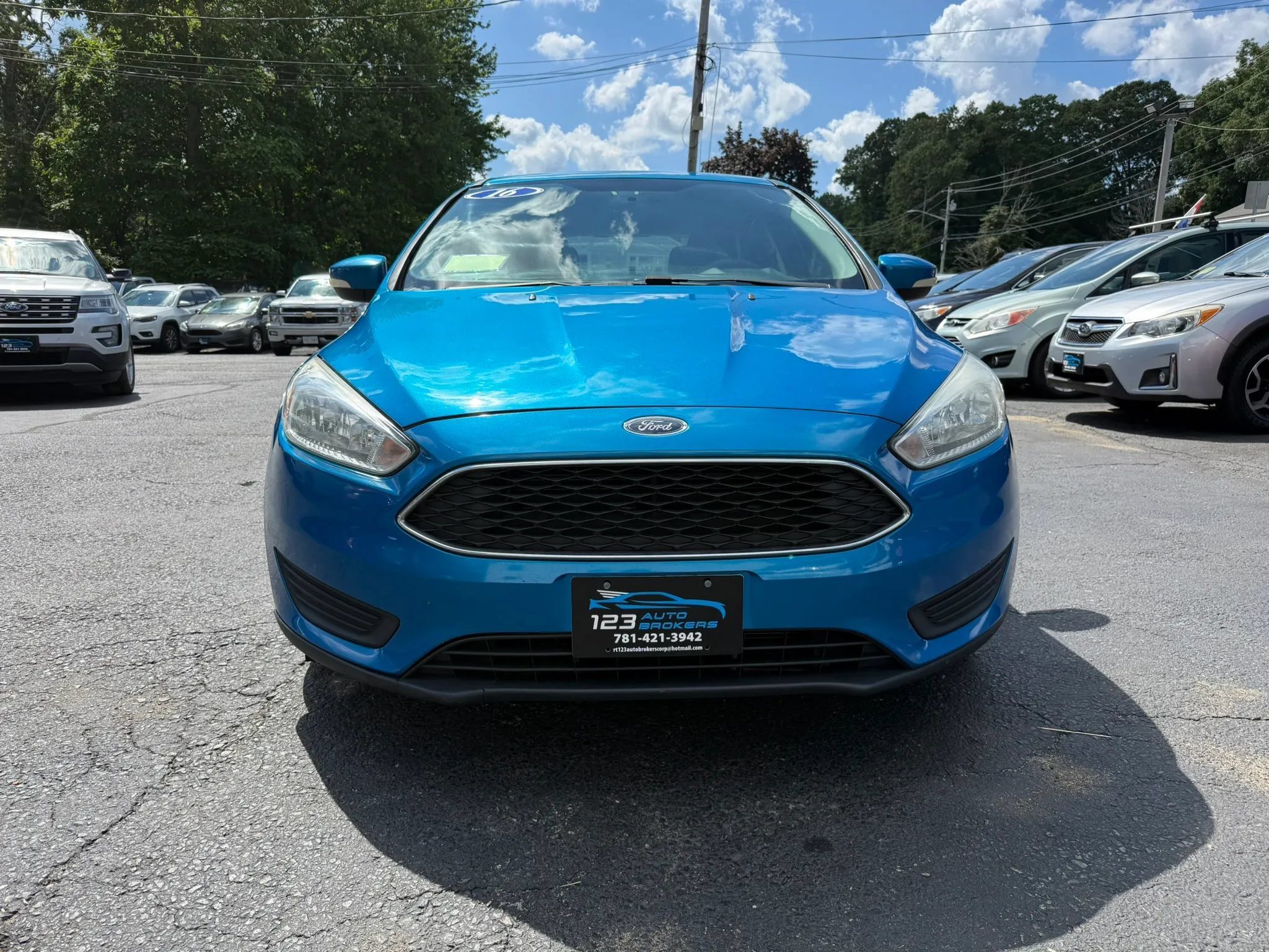 Used 2016 Ford Focus SE FWD image 2