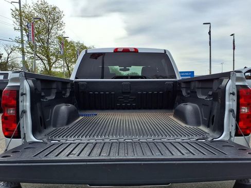 Used 2018 Chevrolet Silverado 1500 LT w/ All Star Edition AWD/4WD image 8