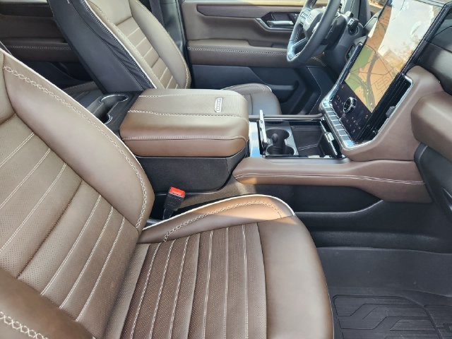 Used 2026 GMC Yukon Denali Ultimate w/ LPO, Floor Liner Package AWD/4WD image 14