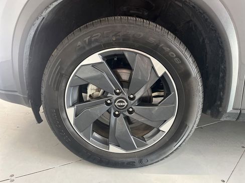 Used 2025 Nissan Rogue SV AWD/4WD image 15