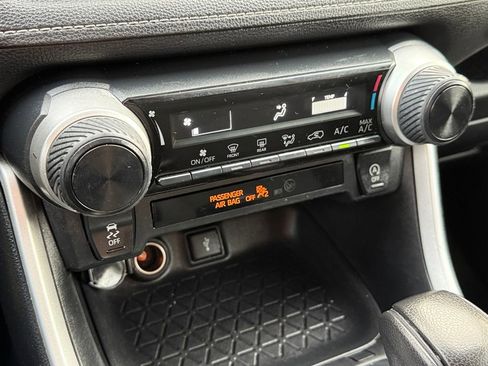 Used 2022 Toyota RAV4 LE image 36