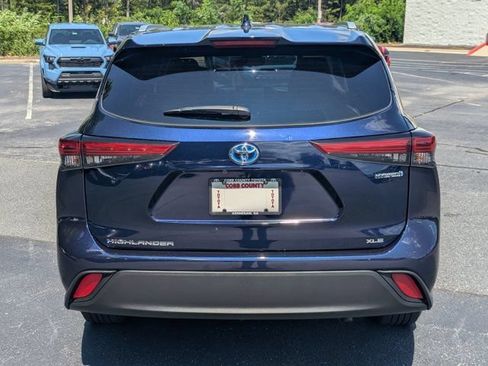 Used 2023 Toyota Highlander XLE FWD image 6