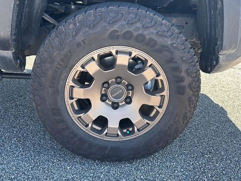 Used 2025 Toyota Tacoma 4x4 Double Cab Hybrid image 7