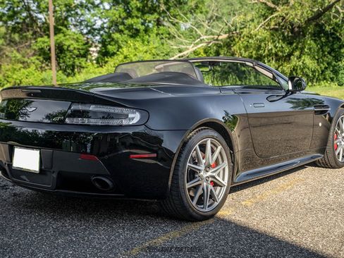 Used 2015 Aston Martin V8 Vantage GT RWD image 8