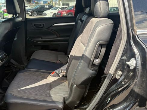 Used 2018 Toyota Highlander Plus image 11