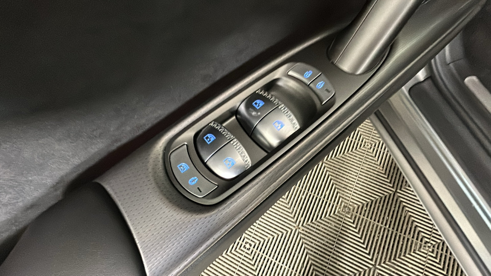 Used 2025 Genesis GV60 Performance AWD/4WD image 13