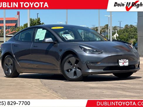 Used 2023 Tesla Model 3 Standard Range RWD image 1