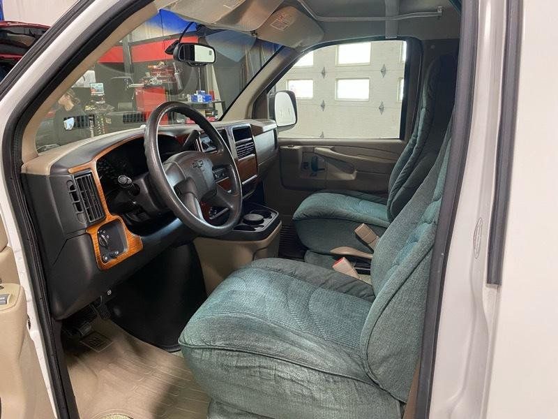Used 2003 Chevrolet Express 3500 Extended RWD image 13