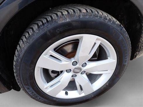 Used 2018 Audi Q5 2.0T Premium Plus w/ Premium Plus Package AWD/4WD image 5